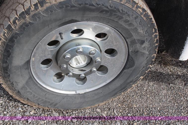 image for item H1413 2005 Ford F250 Super Duty SuperCab pickup truck