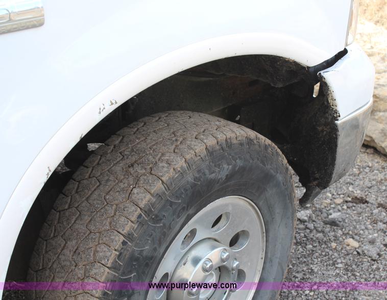 image for item H1413 2005 Ford F250 Super Duty SuperCab pickup truck