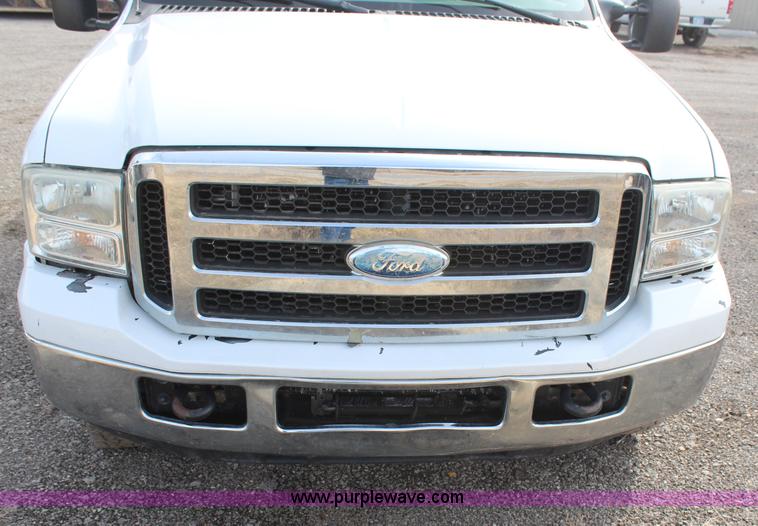 image for item H1413 2005 Ford F250 Super Duty SuperCab pickup truck