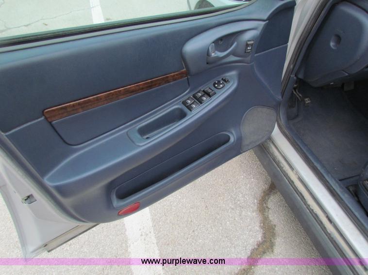 image for item H2249 2001 Chevrolet Impala