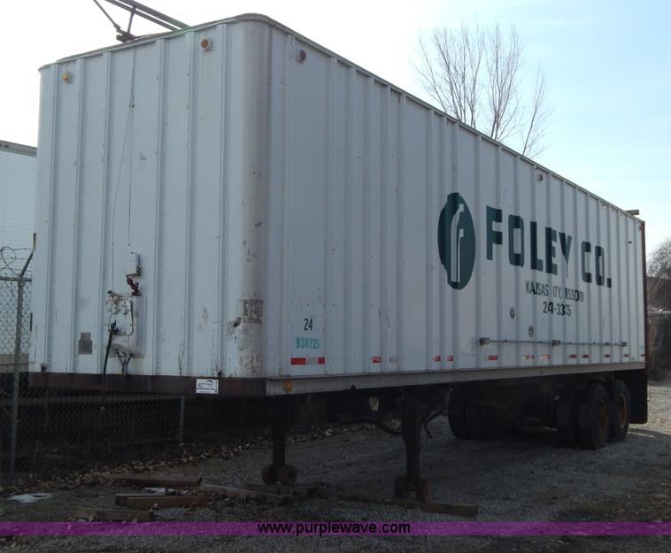 image for item H3794 1969 Fruehauf FG-8-F2-40 dry van trailer