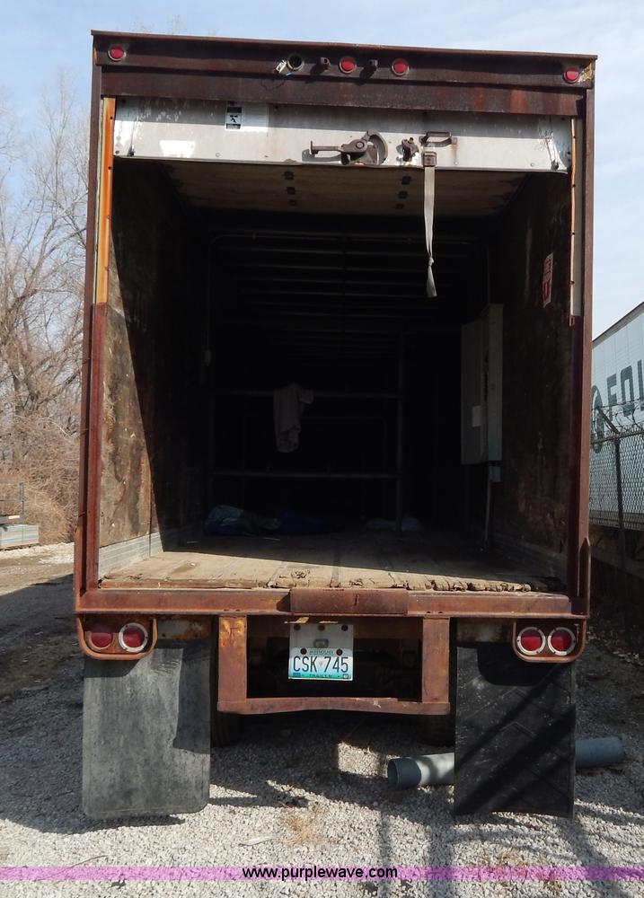 image for item H3794 1969 Fruehauf FG-8-F2-40 dry van trailer