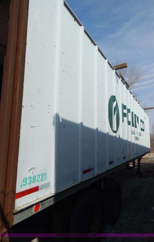 image for item H3794 1969 Fruehauf FG-8-F2-40 dry van trailer