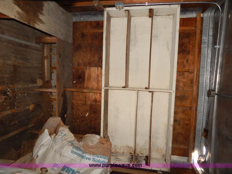 image for item H3794 1969 Fruehauf FG-8-F2-40 dry van trailer