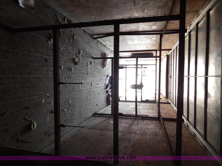 image for item H3794 1969 Fruehauf FG-8-F2-40 dry van trailer