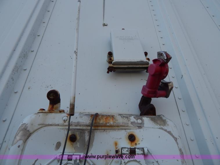 image for item H3794 1969 Fruehauf FG-8-F2-40 dry van trailer