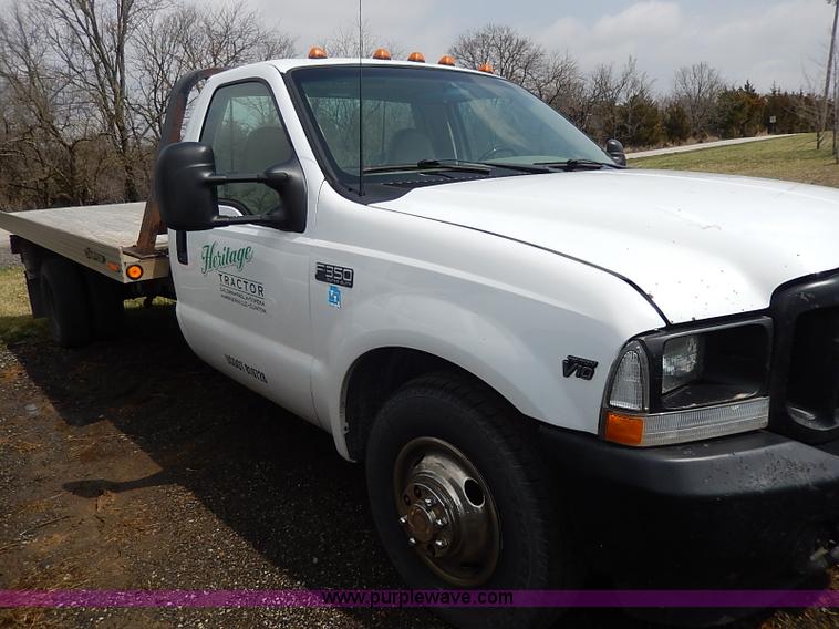 image for item H6207 2002 Ford F350 Super Duty pickup truck