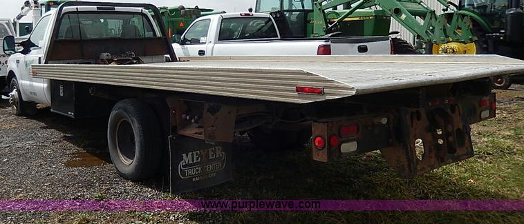 image for item H6207 2002 Ford F350 Super Duty pickup truck