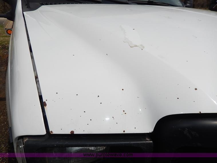 image for item H6207 2002 Ford F350 Super Duty pickup truck