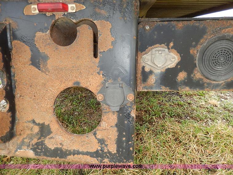 image for item H6207 2002 Ford F350 Super Duty pickup truck