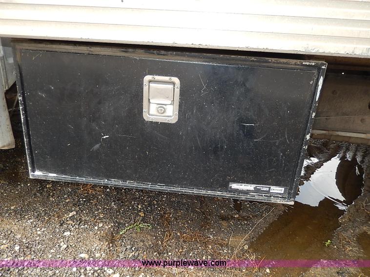 image for item H6207 2002 Ford F350 Super Duty pickup truck