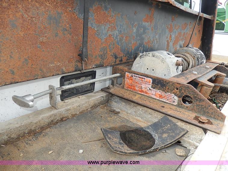 image for item H6207 2002 Ford F350 Super Duty pickup truck