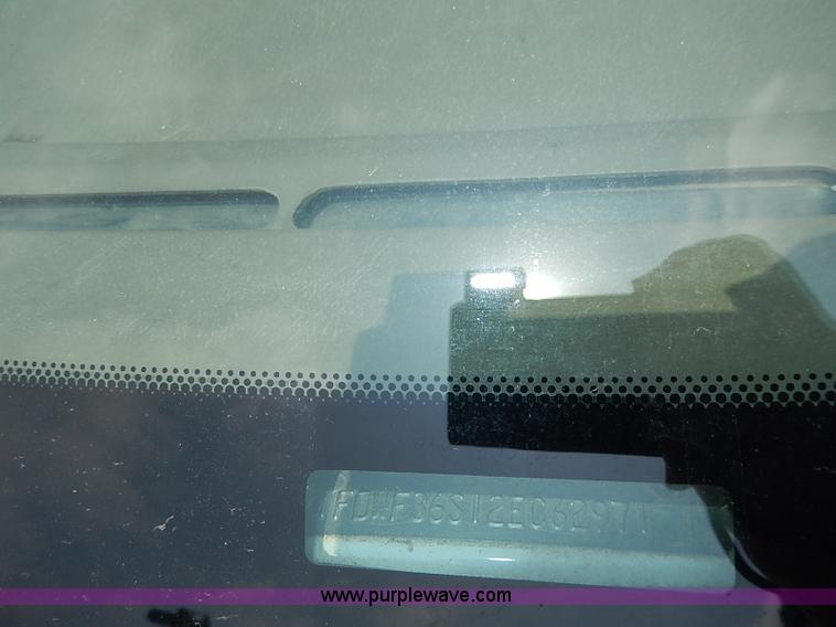 image for item H6207 2002 Ford F350 Super Duty pickup truck