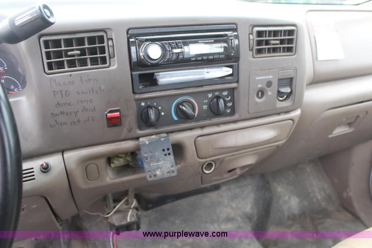 image for item H6207 2002 Ford F350 Super Duty pickup truck