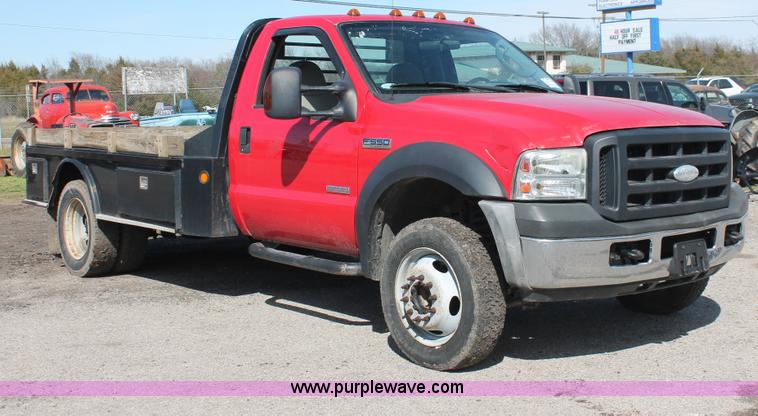 image for item H8272 2007 Ford F550 flatbed truck