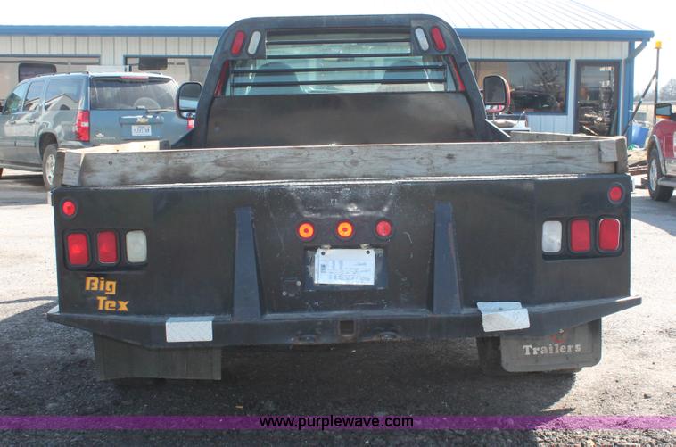 image for item H8272 2007 Ford F550 flatbed truck