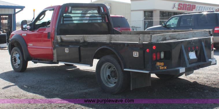 image for item H8272 2007 Ford F550 flatbed truck