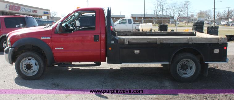 image for item H8272 2007 Ford F550 flatbed truck