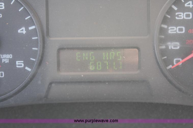 image for item H8272 2007 Ford F550 flatbed truck