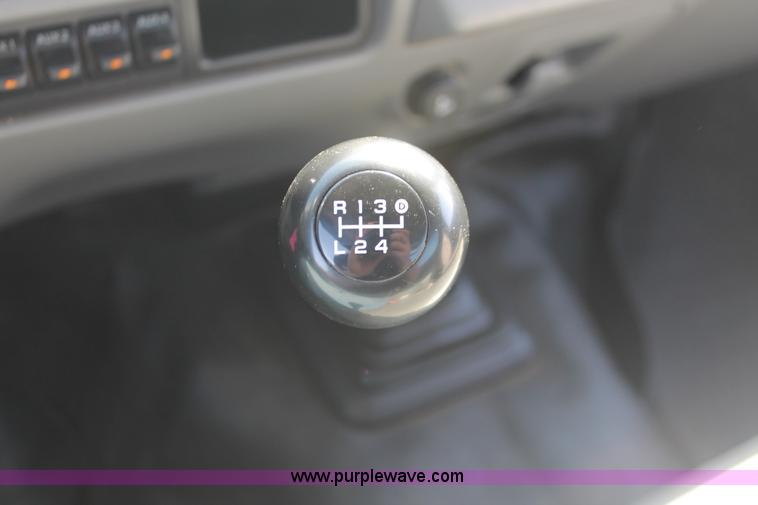 image for item H8272 2007 Ford F550 flatbed truck