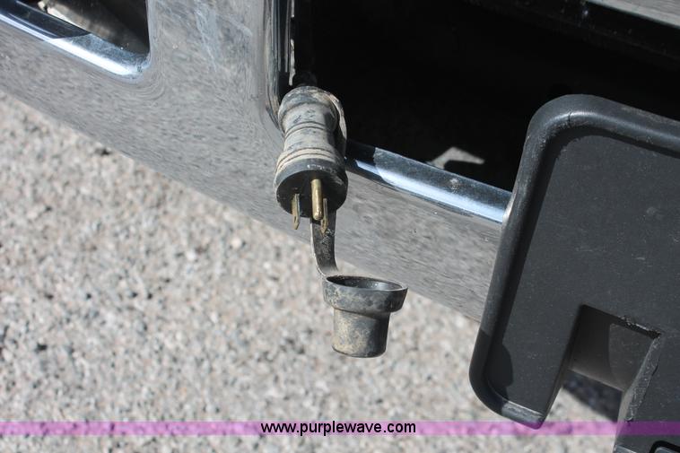 image for item H8272 2007 Ford F550 flatbed truck