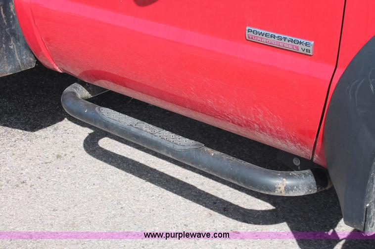 image for item H8272 2007 Ford F550 flatbed truck