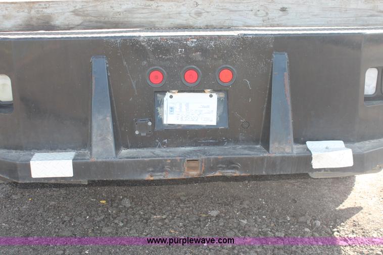 image for item H8272 2007 Ford F550 flatbed truck