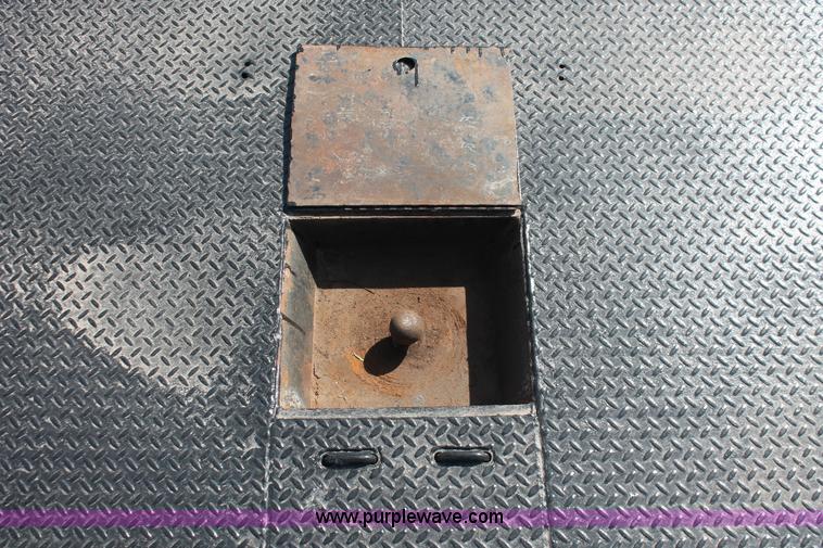 image for item H8272 2007 Ford F550 flatbed truck