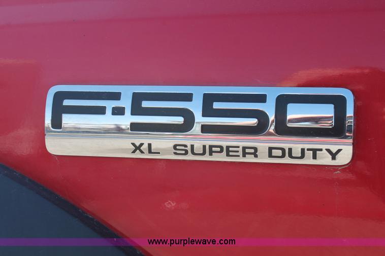 image for item H8272 2007 Ford F550 flatbed truck