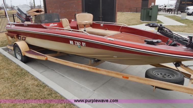 image for item I1053 1986 Charger 200 T-PRO fishing boat and trailer