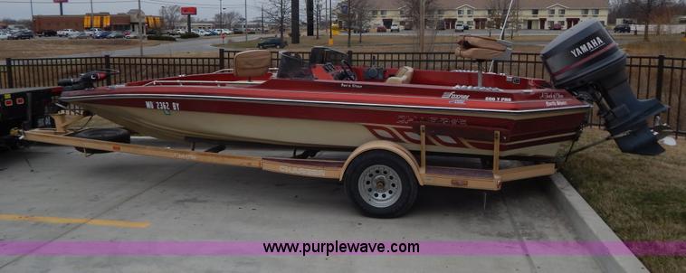 image for item I1053 1986 Charger 200 T-PRO fishing boat and trailer