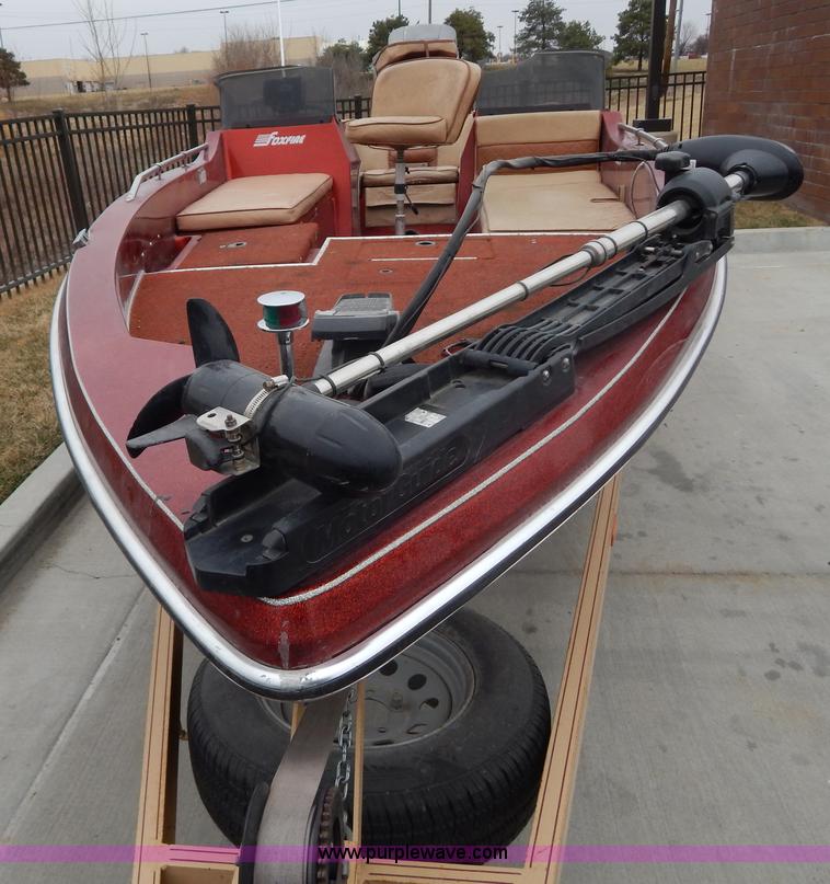 image for item I1053 1986 Charger 200 T-PRO fishing boat and trailer