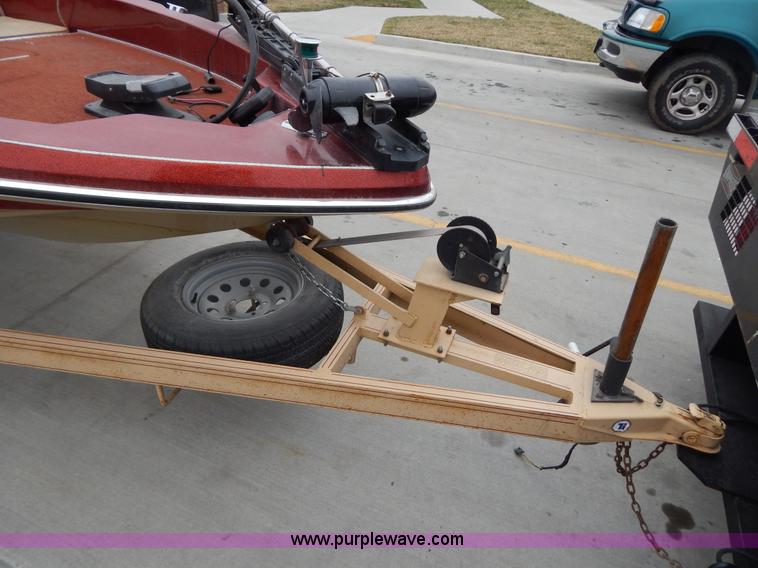 image for item I1053 1986 Charger 200 T-PRO fishing boat and trailer