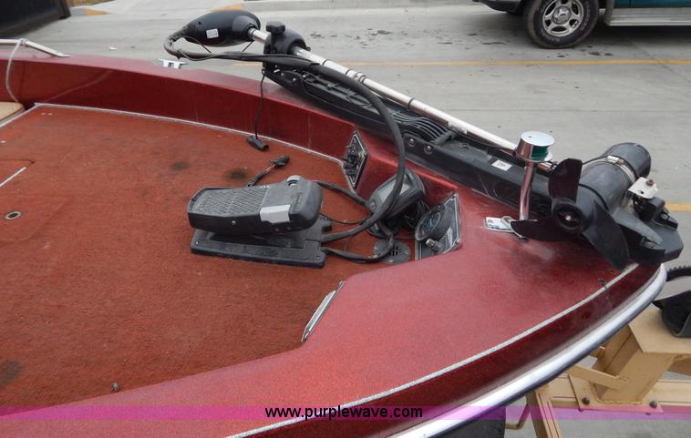 image for item I1053 1986 Charger 200 T-PRO fishing boat and trailer