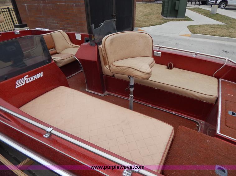 image for item I1053 1986 Charger 200 T-PRO fishing boat and trailer