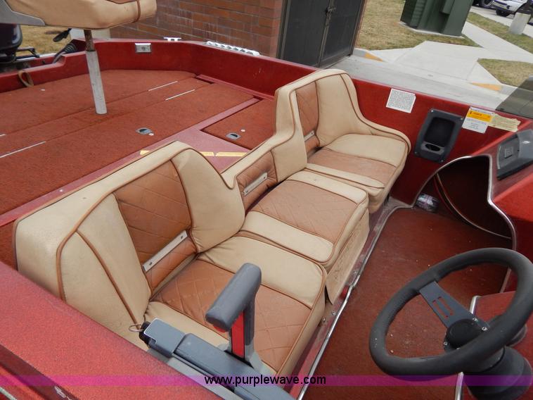 image for item I1053 1986 Charger 200 T-PRO fishing boat and trailer