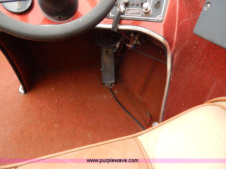 image for item I1053 1986 Charger 200 T-PRO fishing boat and trailer