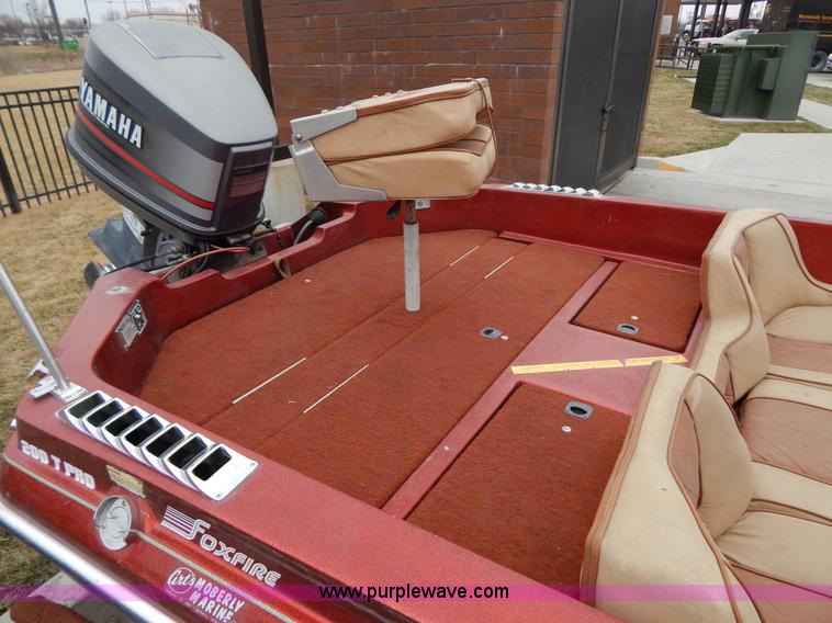 image for item I1053 1986 Charger 200 T-PRO fishing boat and trailer