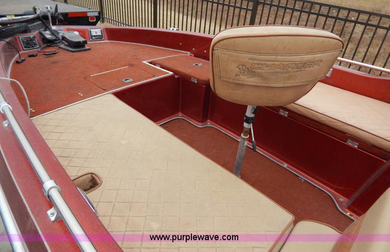 image for item I1053 1986 Charger 200 T-PRO fishing boat and trailer