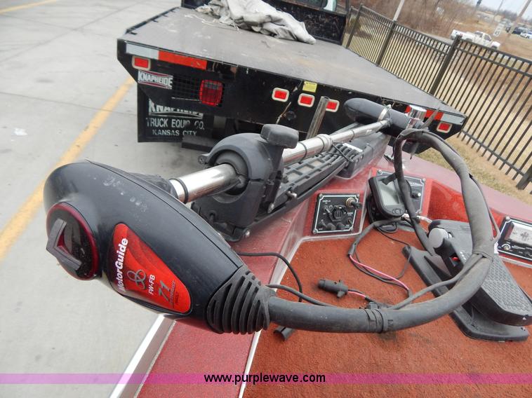 image for item I1053 1986 Charger 200 T-PRO fishing boat and trailer