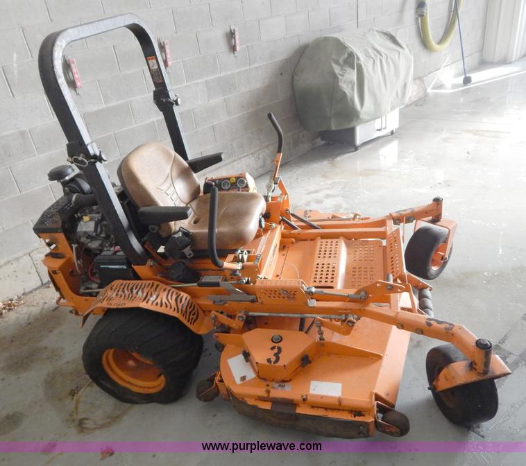 image for item I1054 Scag STT61V-27KA ZTR lawn mower