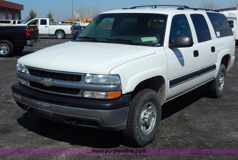 image for item I1065 2003 Chevrolet Suburban 2500 SUV