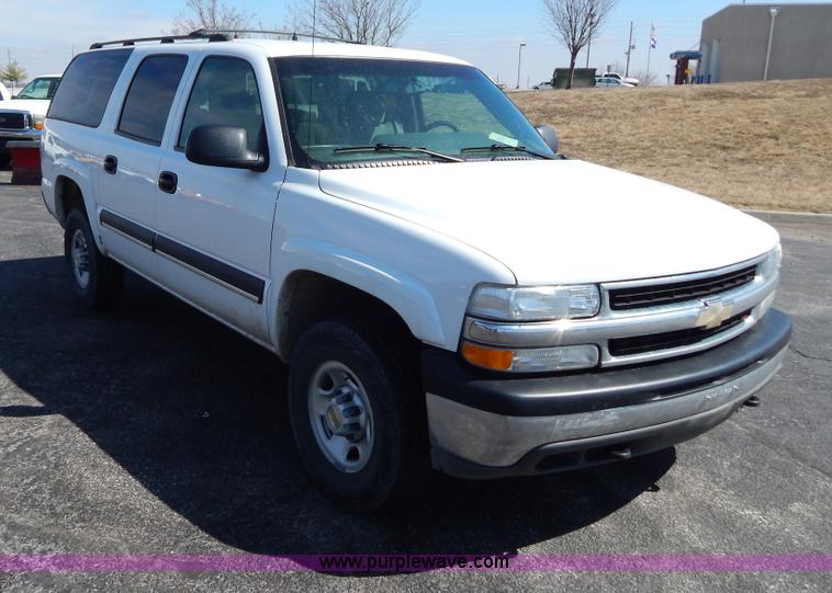 image for item I1065 2003 Chevrolet Suburban 2500 SUV