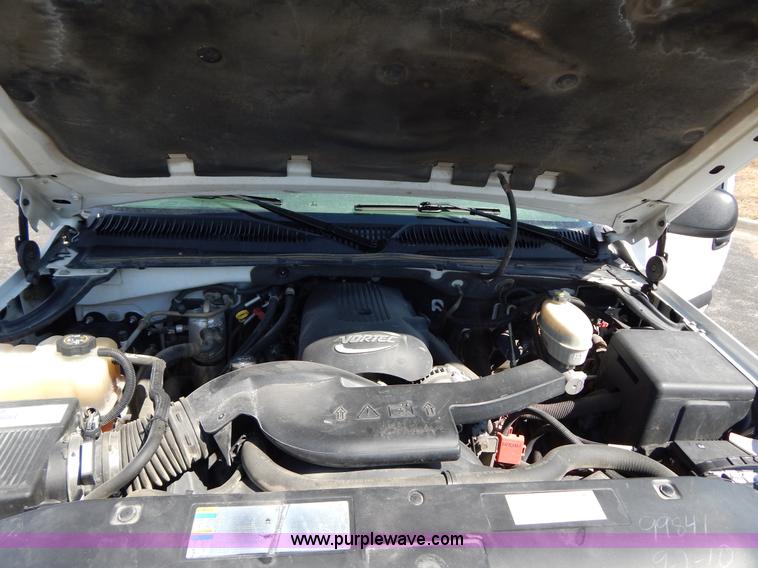 image for item I1065 2003 Chevrolet Suburban 2500 SUV