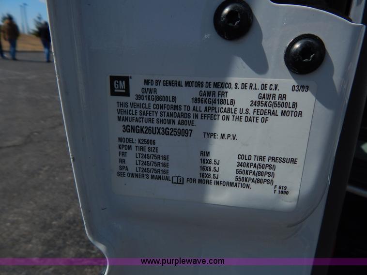 image for item I1065 2003 Chevrolet Suburban 2500 SUV