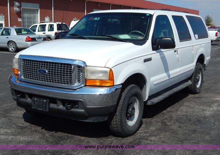 image for item I1076 2000 Ford Excursion XLT SUV