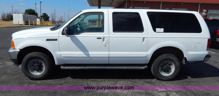 image for item I1076 2000 Ford Excursion XLT SUV