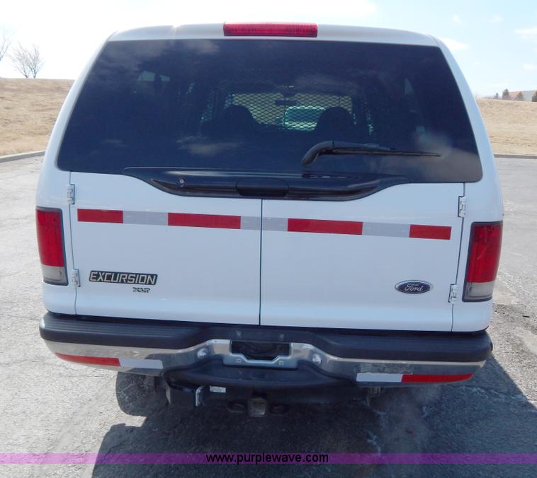 image for item I1076 2000 Ford Excursion XLT SUV