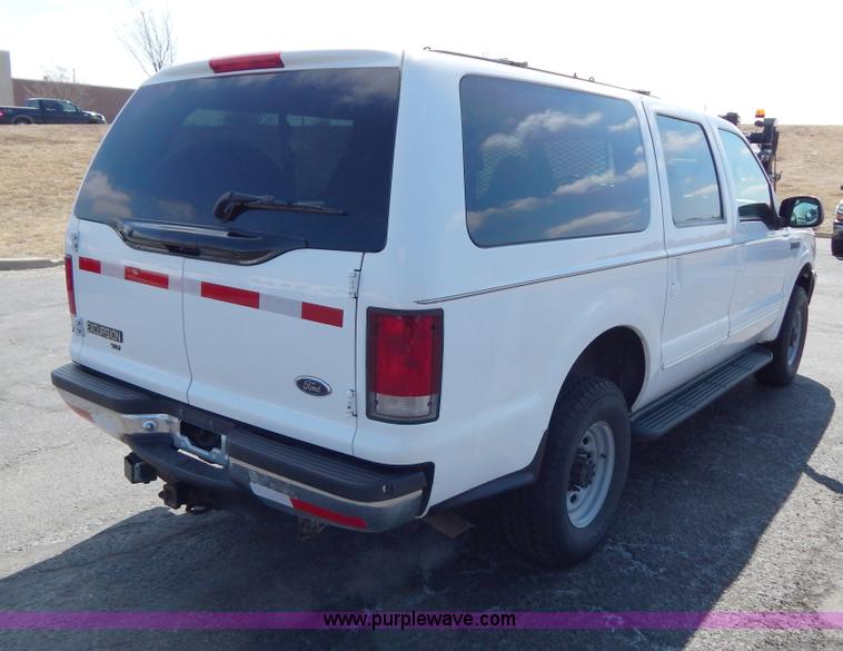 image for item I1076 2000 Ford Excursion XLT SUV