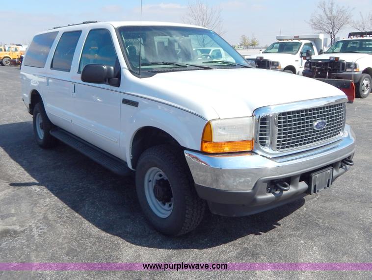 image for item I1076 2000 Ford Excursion XLT SUV